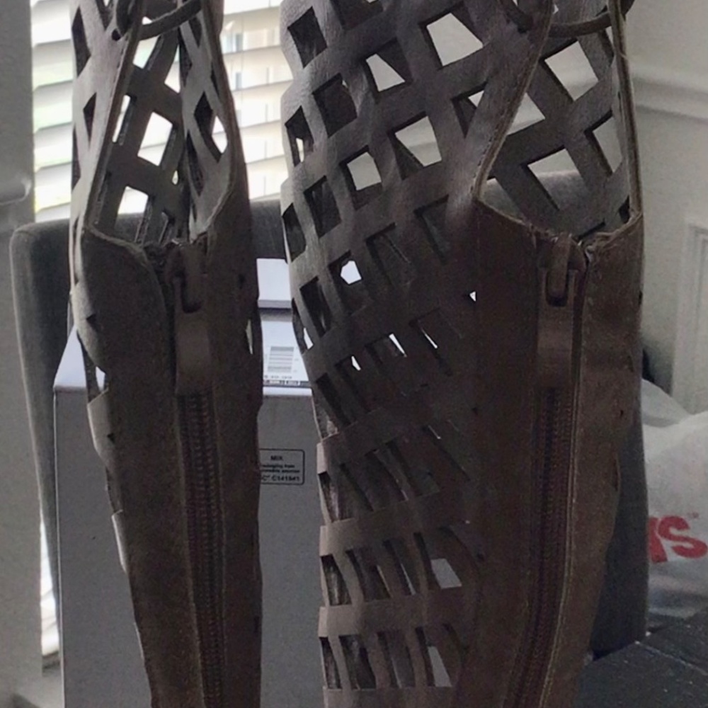 Boots! - Picture 6 of 10